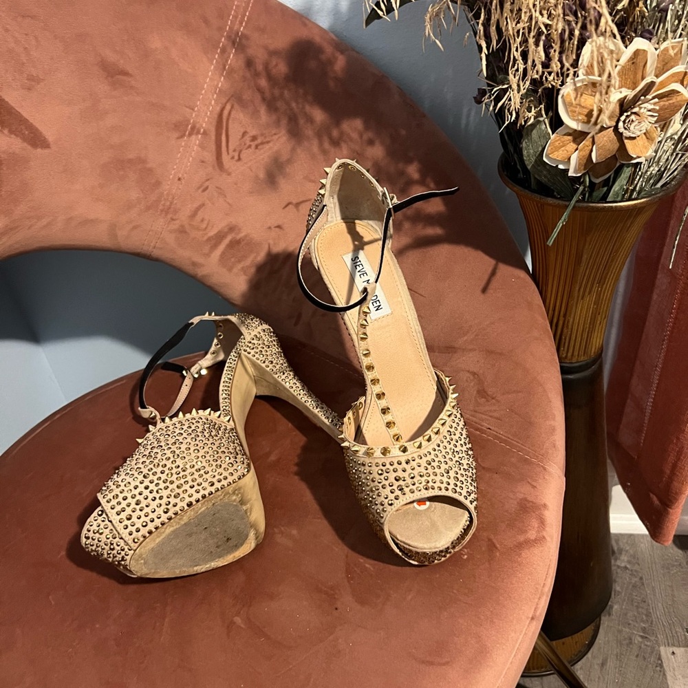 Steve Madden, gold heels, size 10